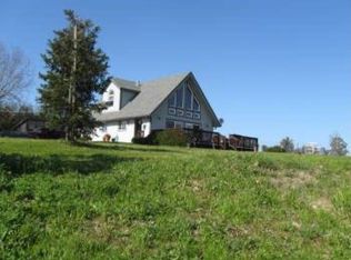 150 Davis Ln, Penngrove, CA 94951