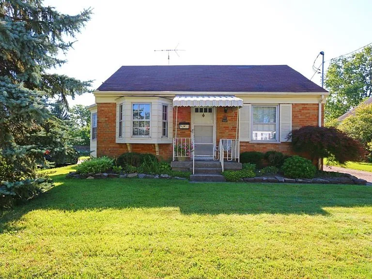 7704 Monticello Ave — Photo 1