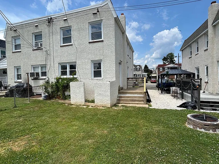 1852 Harfman Dr — Photo 21