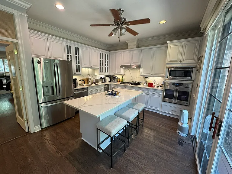 1413 S Prairie Ave — Photo 6