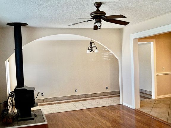 3rd image of 1606 Fargo Ave