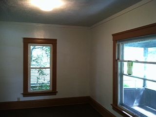 3rd image of 599 Fairfield St NE