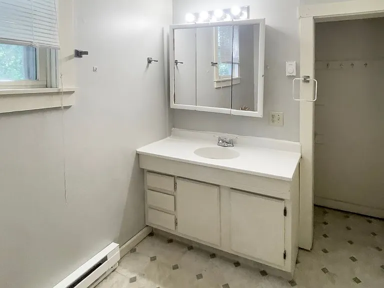 204 N Dill St — Photo 17