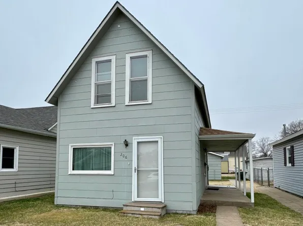 206 W 11th St, Ellis, KS 67637