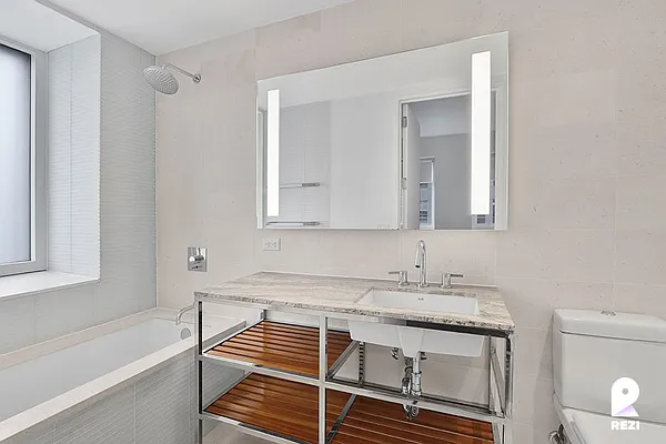 Rented by REZI | media 16