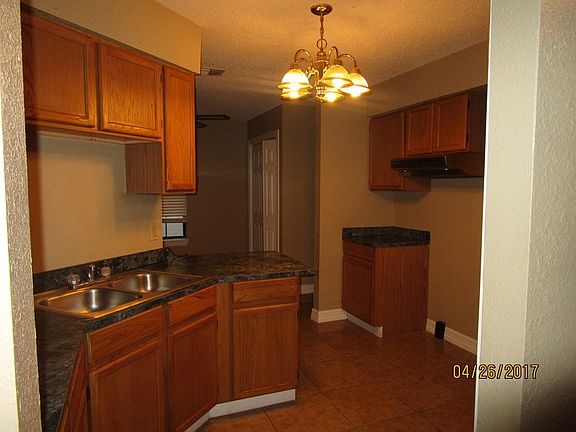 3rd image of 866 Ceniza Dr