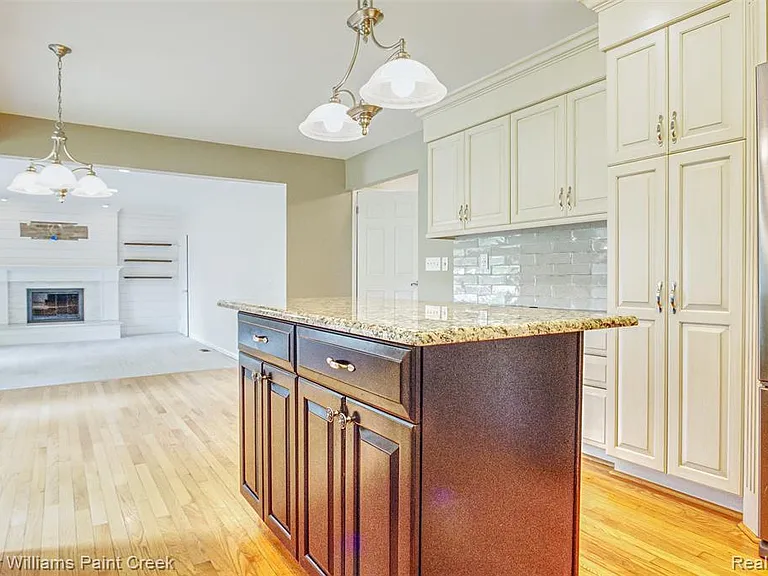 1346 Arbor Creek Dr — Photo 11