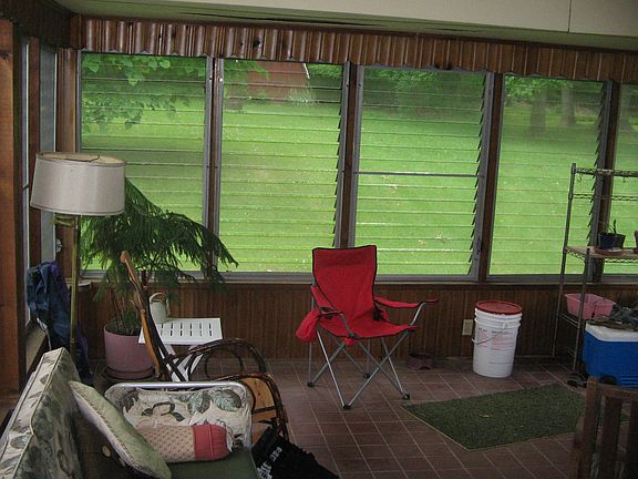 4th image of 7217 Elmland Ave