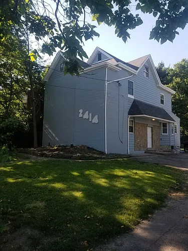 2414 Norwood Ave #3 Photo 1