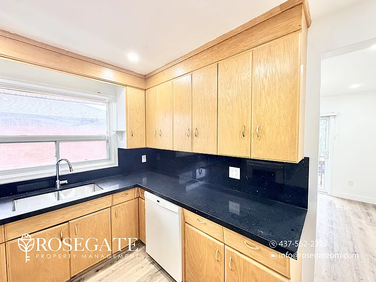 305 Lorne Ave #A — Photo 3