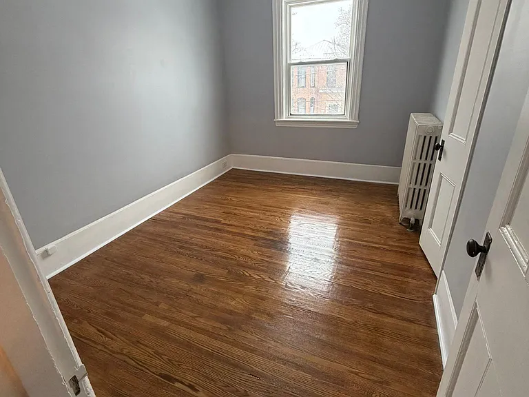 277 William St — Photo 7