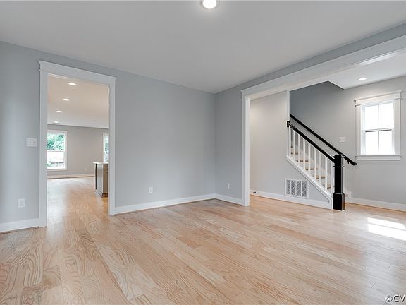 4th image of 1021 Rennie Ave