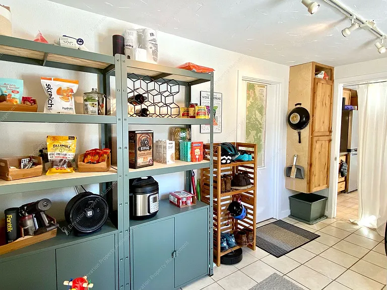 1213 NE Hollinshead Dr — Photo 23