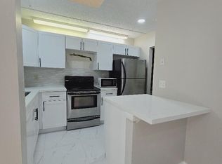 1502 Waterview Cir, Palm Springs, FL 33461