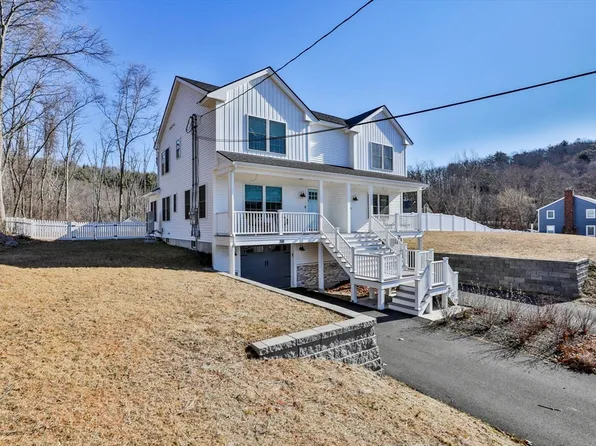 3 Farm Ln #B, West Newbury, MA 01985