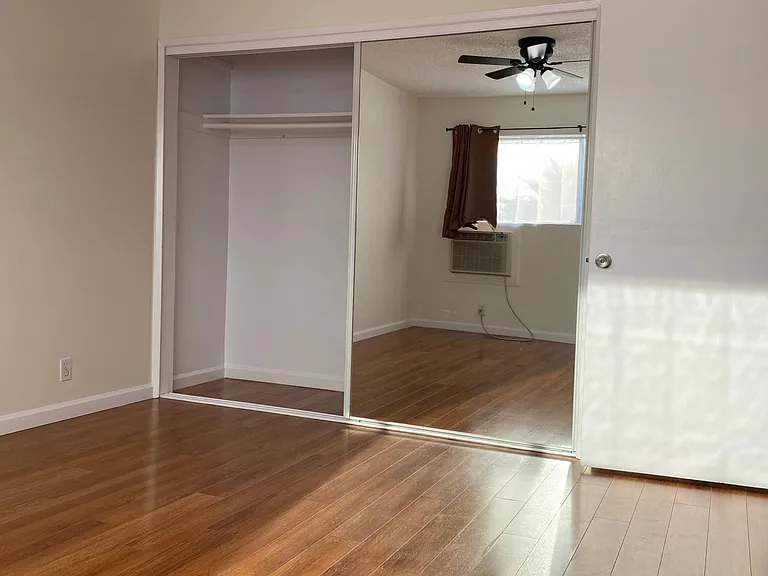 909 E Maple St #5 — Photo 17