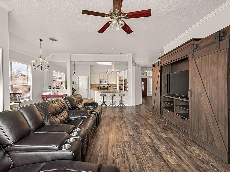 20822 Figurine Ct — Photo 7