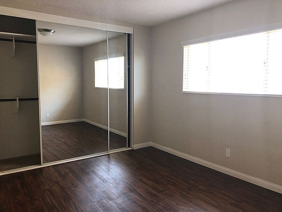 5th image of 5014 Narragansett Ave APT 8