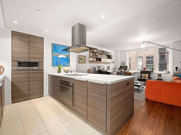 4th image of 151 W 21st St APT 4A