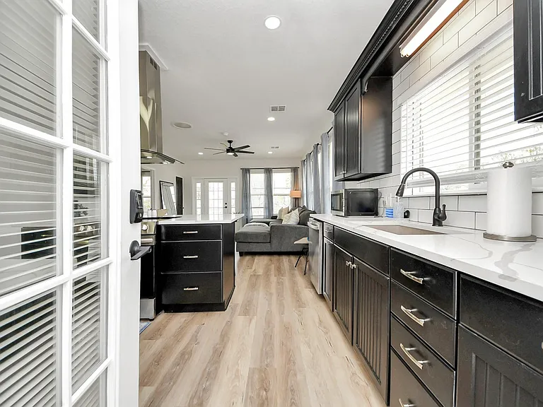 710 Kipp Ave — Photo 6