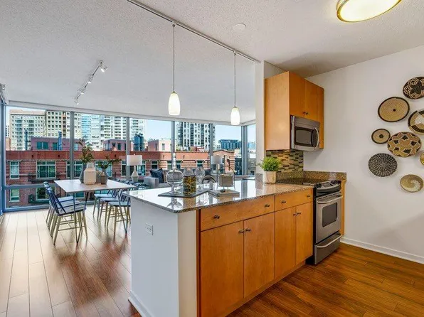 550 N Kingsbury St #P33, Chicago, IL 60654