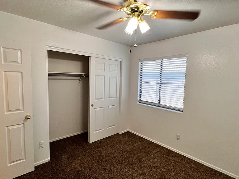 3041 W Horsham Dr — Photo 35