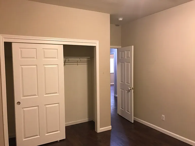 1217 Florence Ave — Photo 14