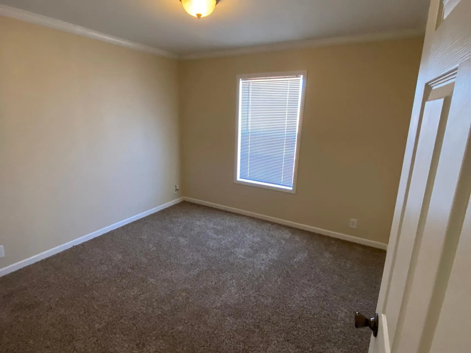 3 bed, $1,000 — Photo 4