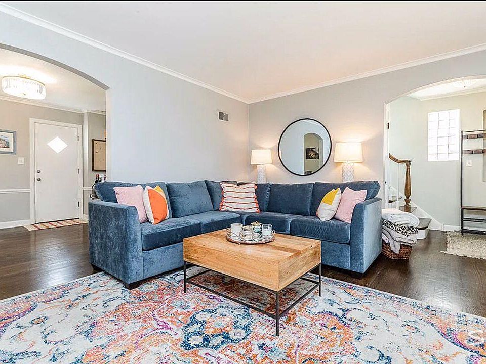 1st image of 5105 N Oak Park Ave