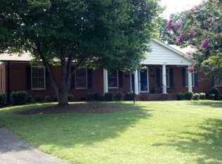 1052 1st St NE, Hickory, NC 28601