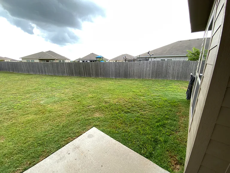 1049 Lakeway Crossing Dr — Photo 13
