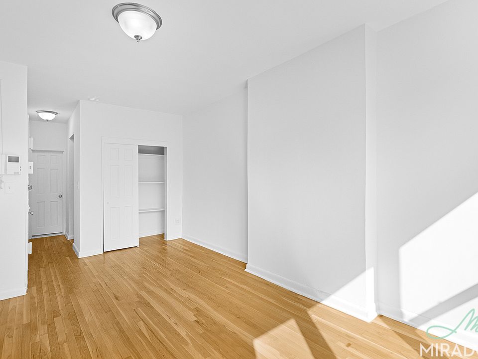2nd image of 333 E 89th St #D4