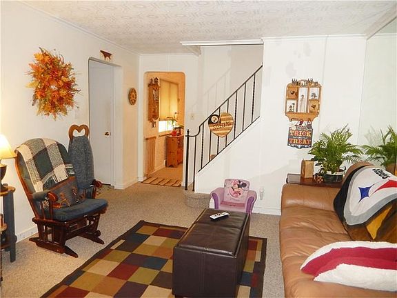 3rd image of 14620 Catherine Dr