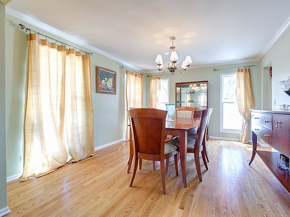 4th image of 319 Whitehall Dr
