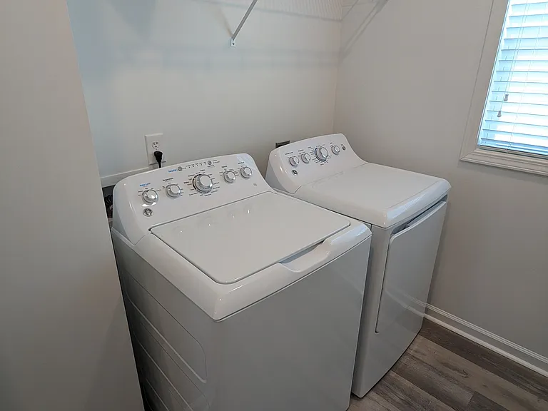 113 Edgefield Rd — Photo 17