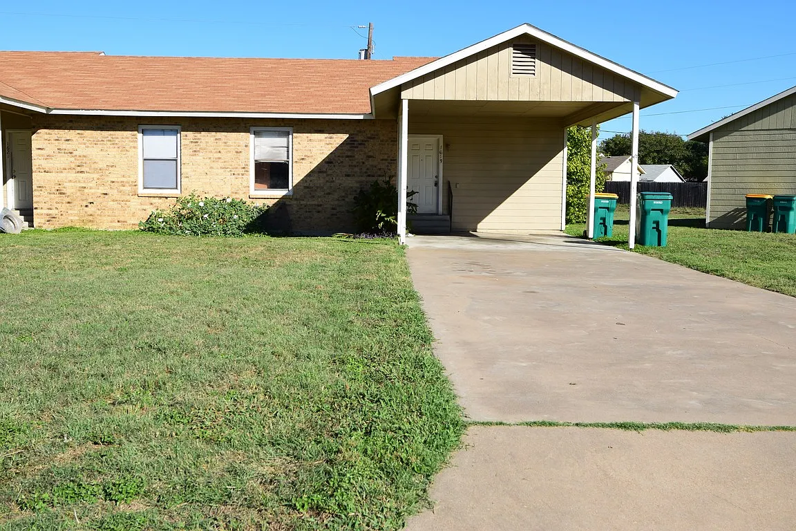 1621 Kelly Dr, Belton — Photo 1