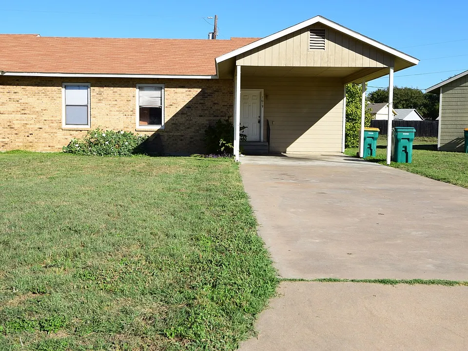 1621 Kelly Dr