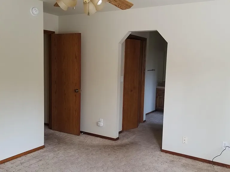 444 N Tommy St — Photo 11