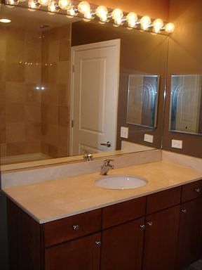 4th image of 4131 W Belmont Ave Unit 409