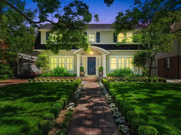 1041 44th St, Sacramento, CA 95819