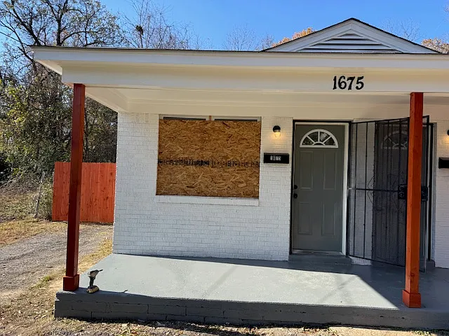 1675 Oakwood St #1677 — Photo 8