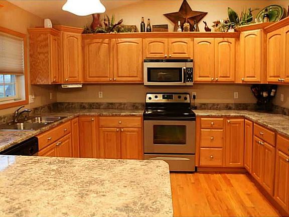3rd image of 1421 Cedar River Dr