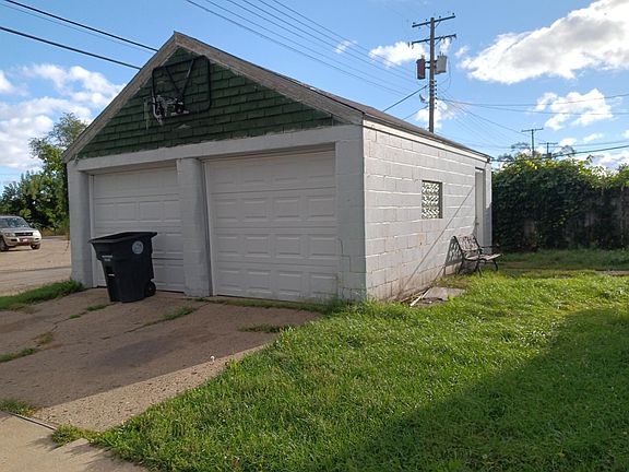 3rd image of 1529 W Indiana Ave #A