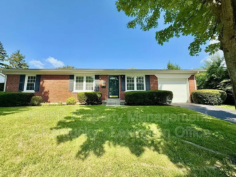 2077 Dogwood Dr — Photo 2