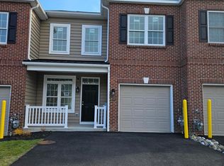 16743 River View Cir, Bristol, PA 19007