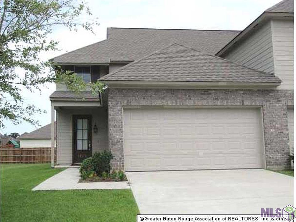 1st image of 18113 Pinehurst Dr #318
