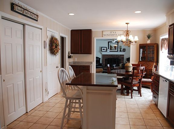 4th image of 104 Joanna Dr