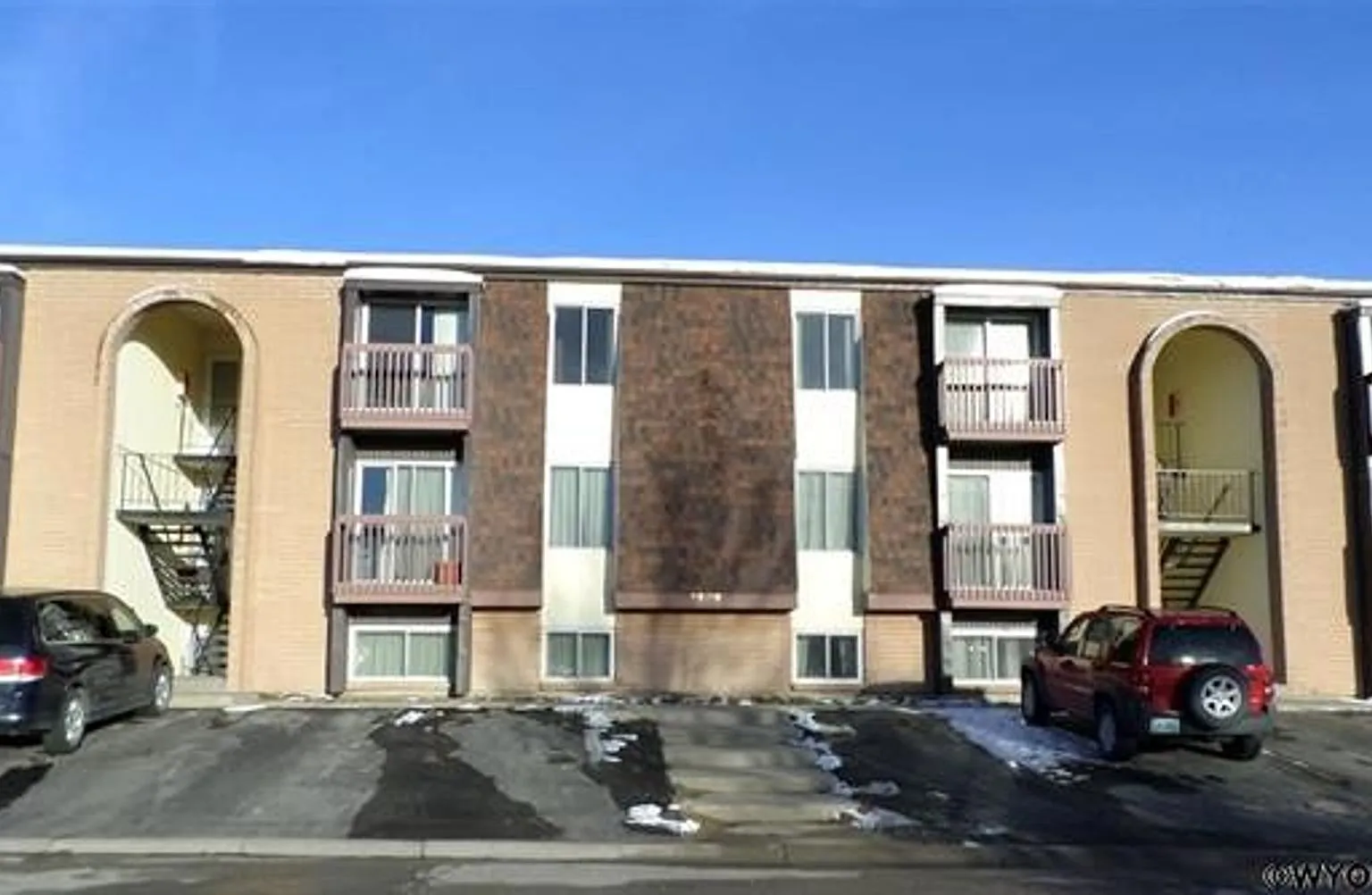 1609 Edinburgh St. — Photo 1