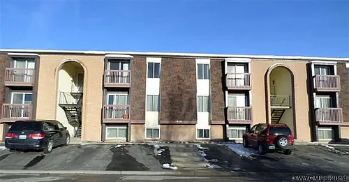 1609 Edinburgh St Photo 1