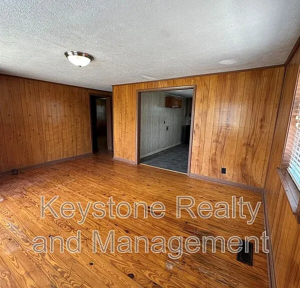 106 Dickerson Ln — Photo 4